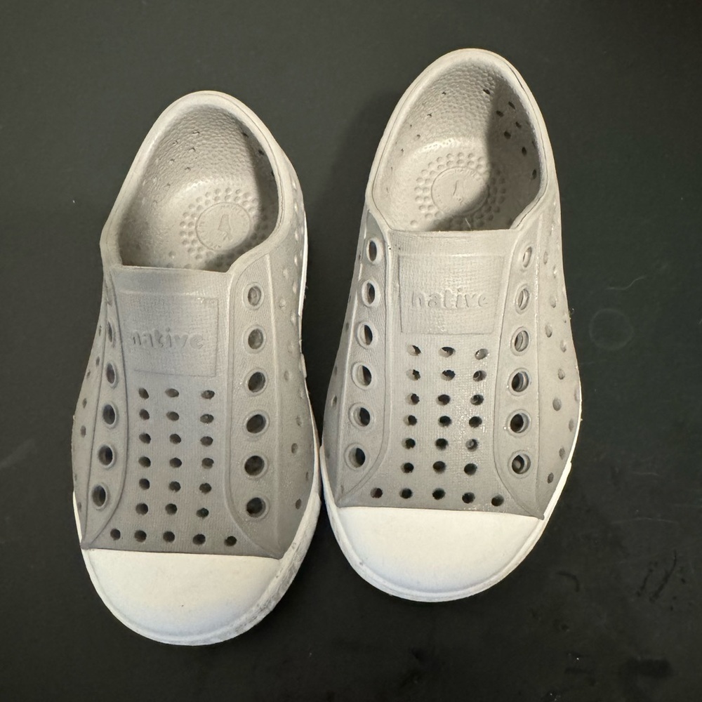 Native sneakers toddler size 6